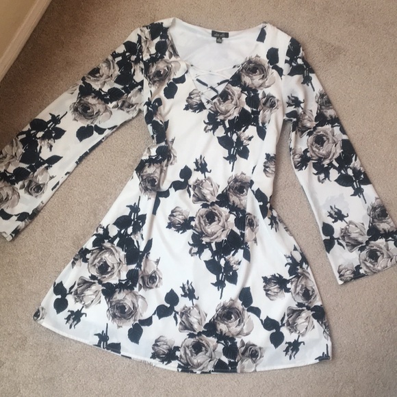 black and white floral dress - Picture 5 of 7